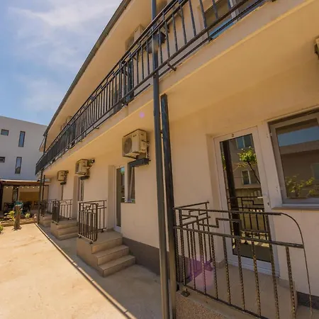 Δωμάτια σε οικογενειακή κατοικία Vila Ascend